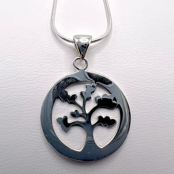 .925 Sterling Family Hearts Love Forever Necklace - Picture 13 of 16